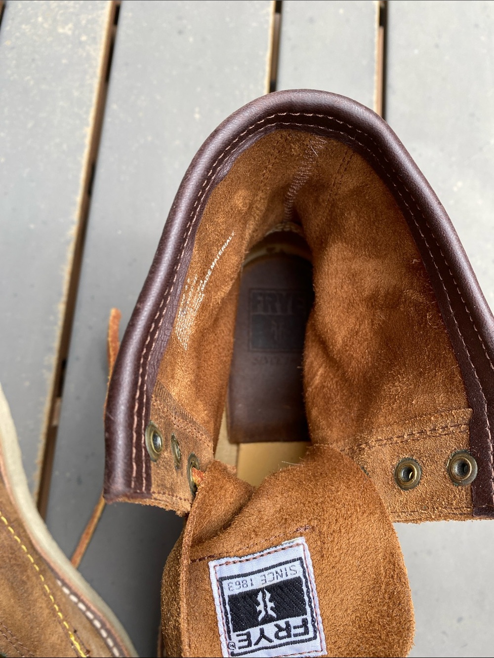 Frye women’s Tan Dakota Suede Moc Toe Lace-Up Boots. - Picture 4 of 13